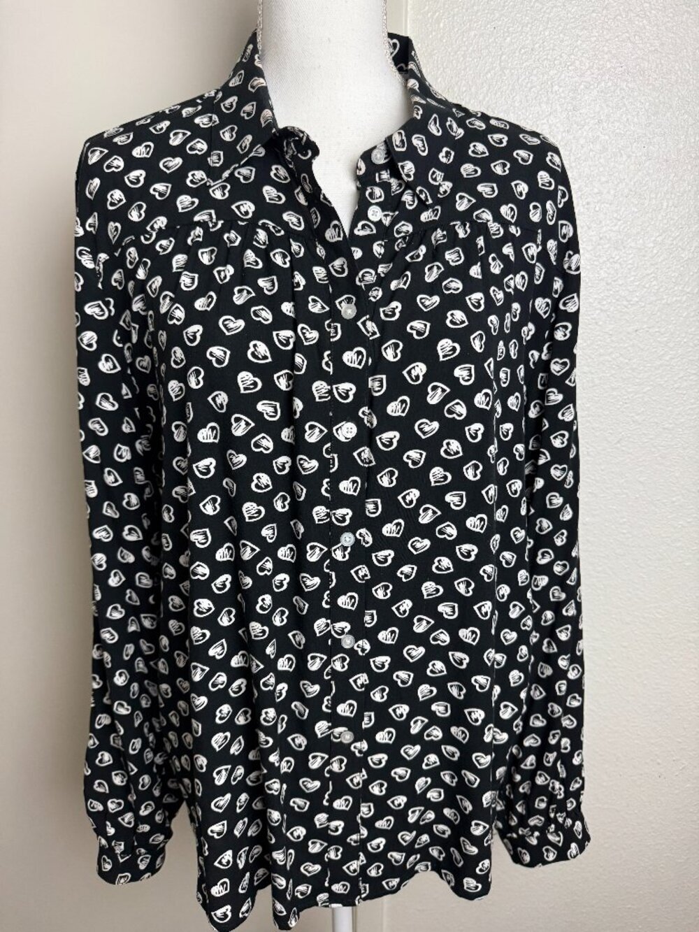 Button Down Blouse Shirt Black & White Heart 100% Rayon Long Sleeve Size L